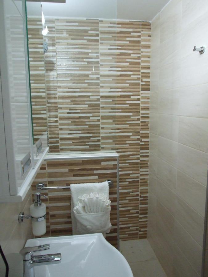 Apartman Nena ปิโรต์ ภายนอก รูปภาพ