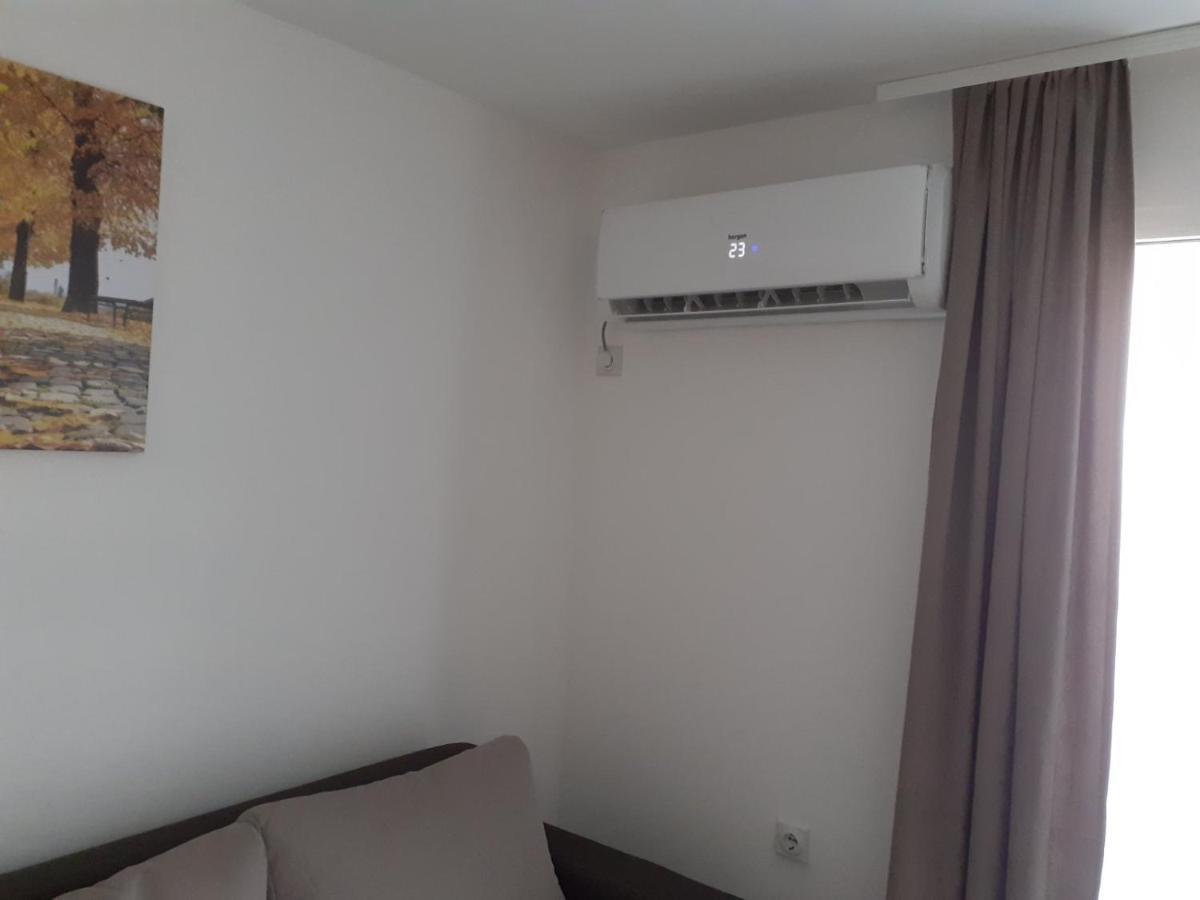 Apartman Nena ปิโรต์ ภายนอก รูปภาพ