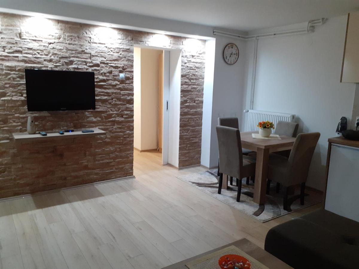 Apartman Nena ปิโรต์ ภายนอก รูปภาพ