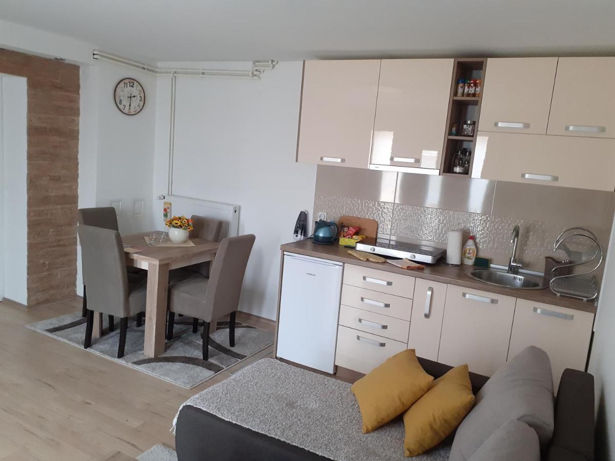 Apartman Nena ปิโรต์ ภายนอก รูปภาพ