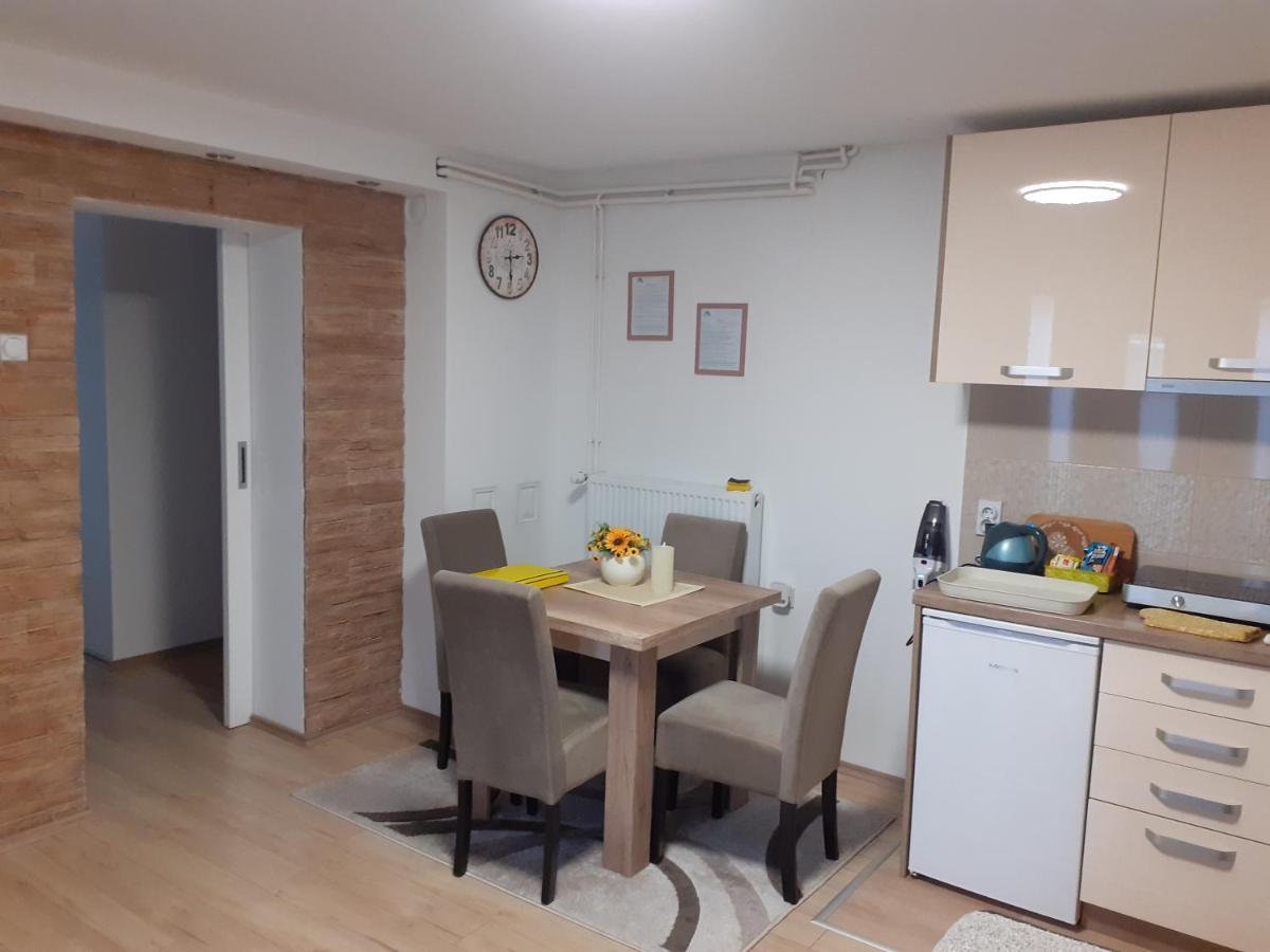 Apartman Nena ปิโรต์ ภายนอก รูปภาพ