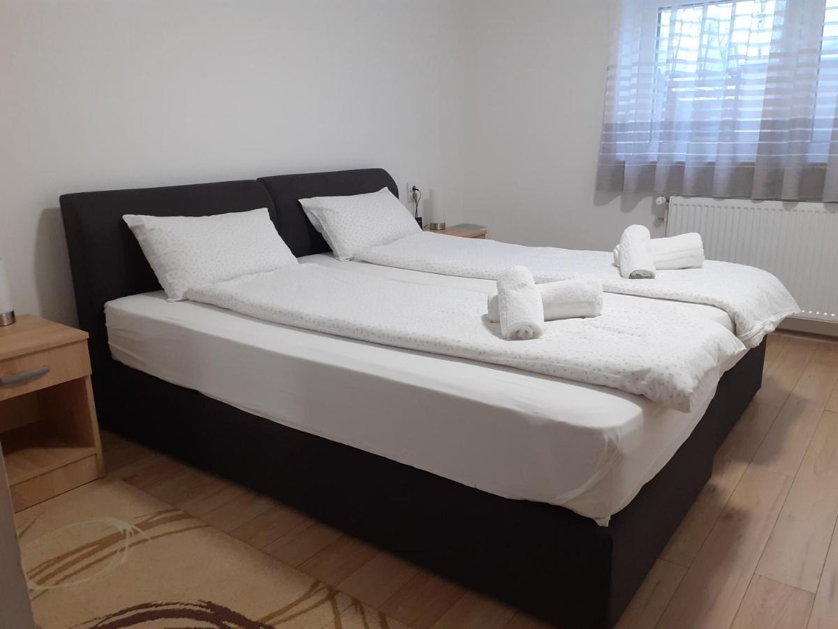 Apartman Nena ปิโรต์ ภายนอก รูปภาพ